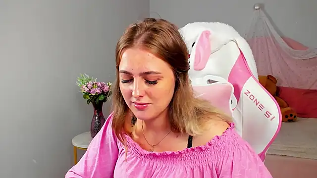 EllaBells élő XXX-chatje