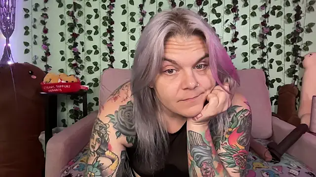 Chatroom XXX en direct de CherryBombBomb