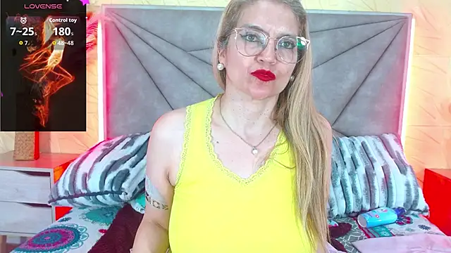 Esmeralda_oikos Adlı Modelin Canlı XXX Sohbeti
