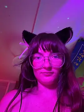 urpuppymoon élő XXX-chatje