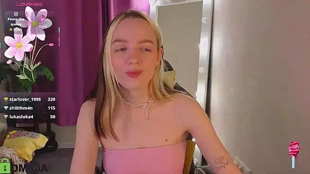 R0cket_bunny's Live XXX Chat