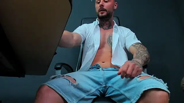 XXX chat uživo modela BrianHunts