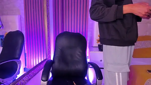 Онлайн чат XXX KyleeSmiith