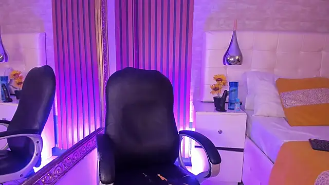 XXX chat uživo modela KyleeSmiith