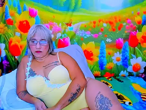 צ'אט XXX בשידור חי של indianroxy