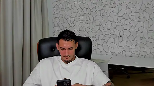 Chat +18 de ClintMasters ao vivo