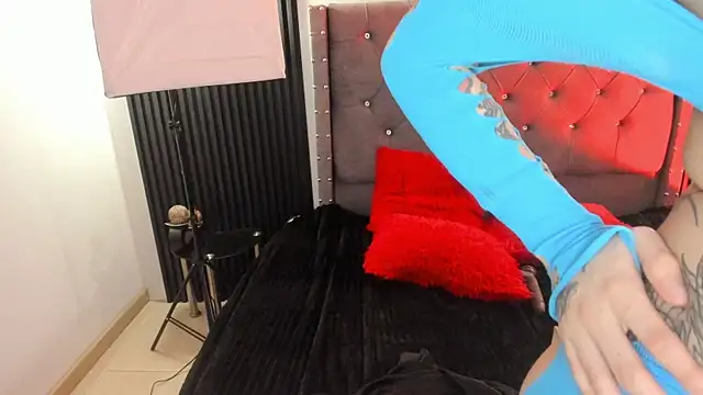 Czat XXX na żywo – Scarbadgirl_