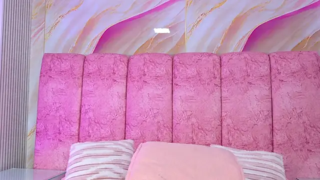XXX chat uživo modela emmacurvy