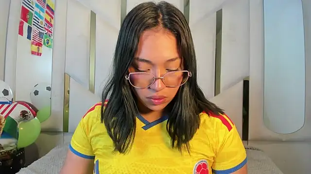 IsabellRodriguez18 Live XXX Chat
