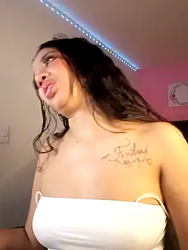 Chatroom XXX en direct de SallyWhitee