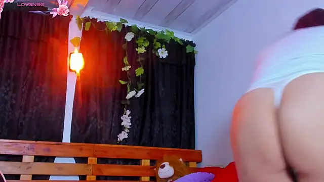 Czat XXX na żywo – Perla_Franco