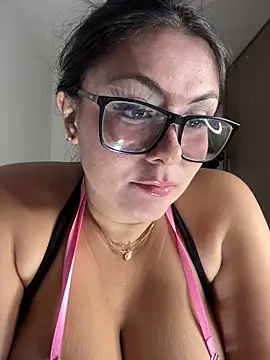 linatarens' Live XXX Chat