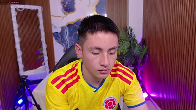XXX chat uživo modela Andres_Tay