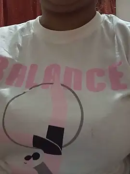 Tanha18 élő XXX-chatje