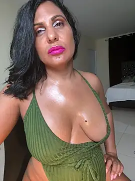 Czat XXX na żywo – Latina-miss