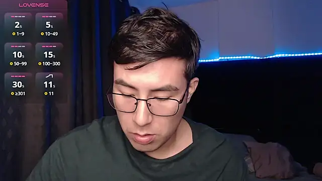 Chat +18 de andrewmhilton_ ao vivo