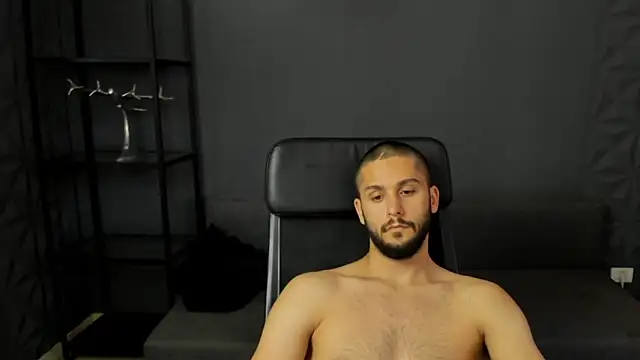 TroyWadee Chat XXX in diretta