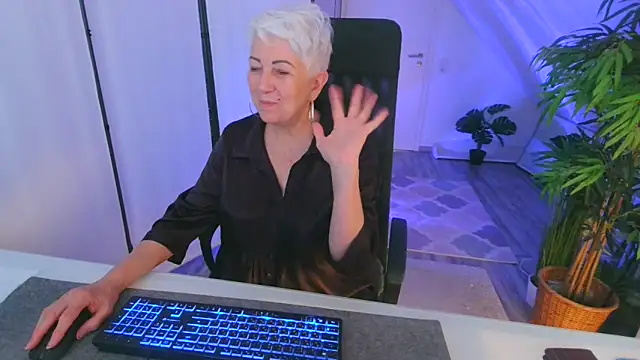 LovelyHelena Live XXX-chat