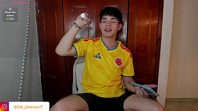 AlejooTwink Adlı Modelin Canlı XXX Sohbeti