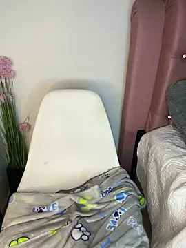 XXX chat uživo modela shara_queen1