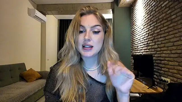 fifteenpoem's Live XXX Chat