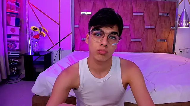 Gerony_'s Live XXX Chat