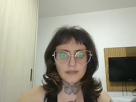 Chat +18 de cathyfire ao vivo