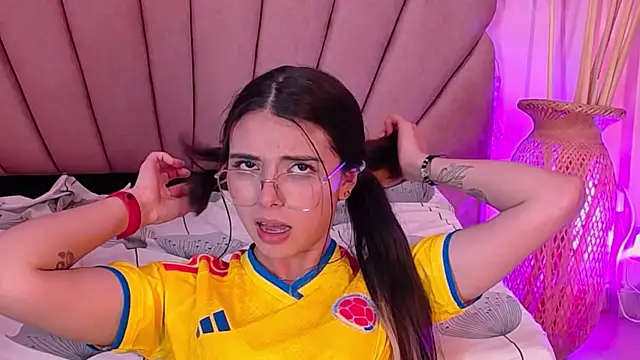 Czat XXX na żywo – Kyomi_Hunt