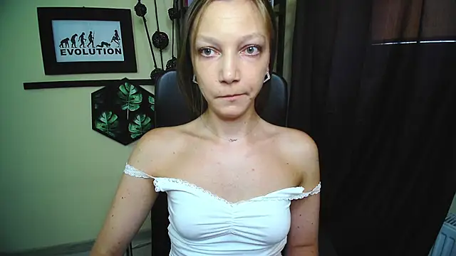 EmillyPlay Live XXX-chat
