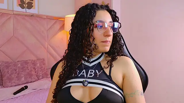 Czat XXX na żywo – DemiJones_