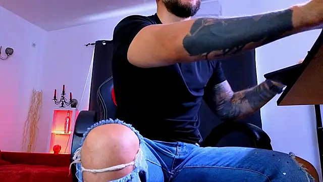 MightyAaron66 Live XXX-Chat