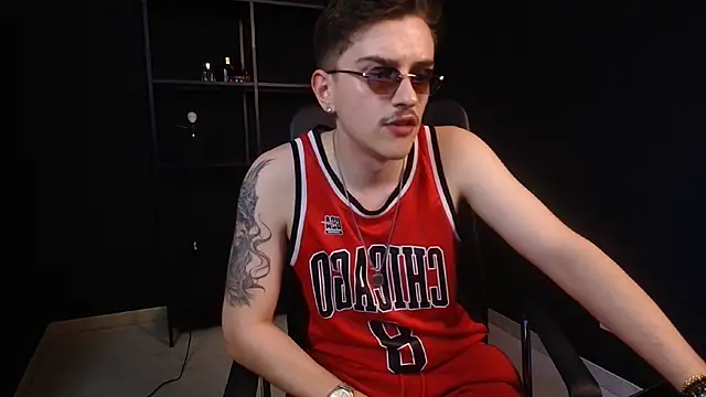 FelixStarkk Adlı Modelin Canlı XXX Sohbeti