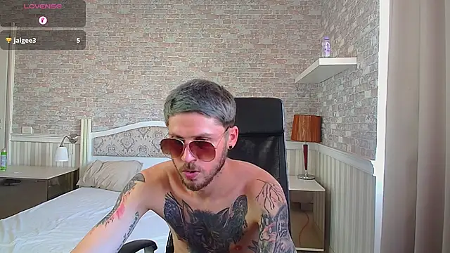 JonahShaw Live XXX-chat