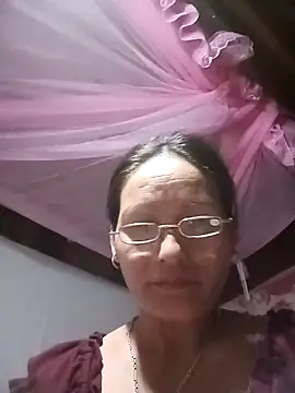 XXX chat uživo modela Cucci07