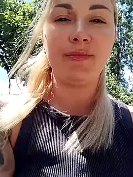 XXX chat uživo modela evil_kitty