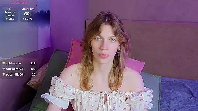 Emily_Cartex Adlı Modelin Canlı XXX Sohbeti
