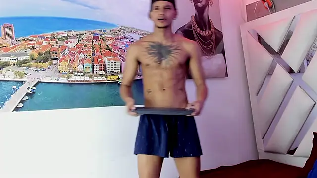 XXX chat uživo modela kai_storm77