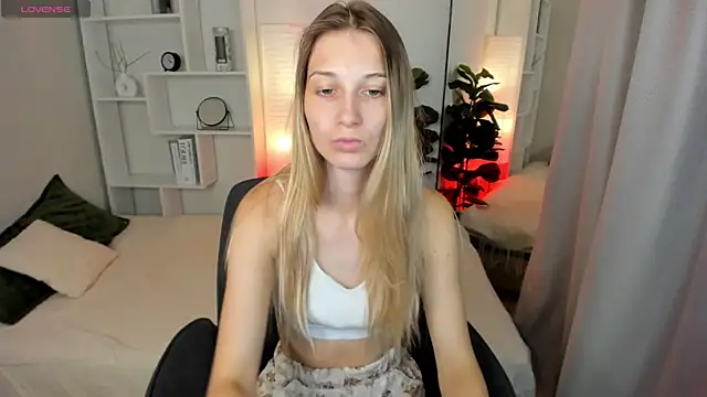 LauraPurr 现场XXX聊天