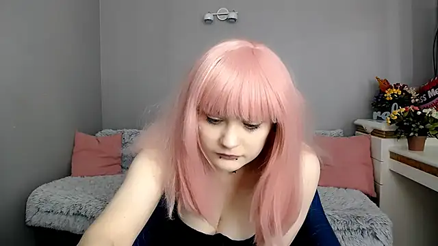Estheri élő XXX-chatje