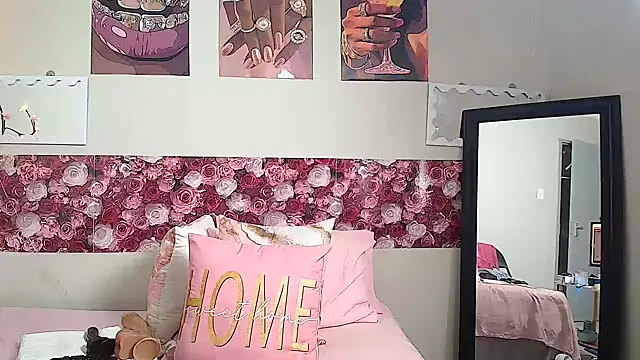 EnchantingLisa's Live XXX Chat