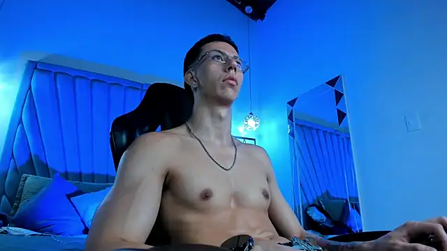 OliverThompsonJS Live XXX-chat