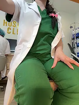 secretly_masturbating Show in webcam