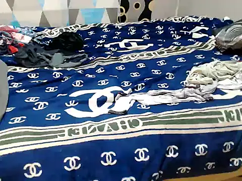 Chat +18 de Trish_CurveCock ao vivo