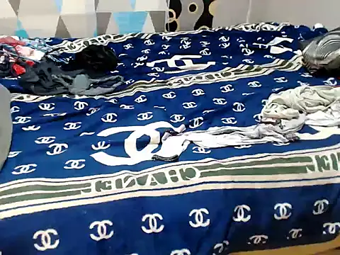 Chat +18 de Trish_CurveCock ao vivo