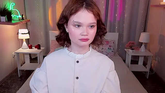 EmilyChaves XXX чат на живо