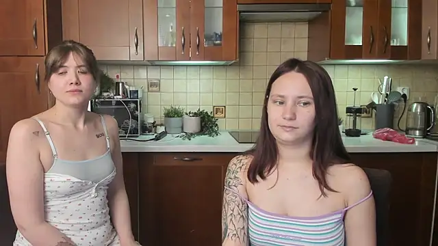 HotCaramellsTV: онлайн-секс-чат