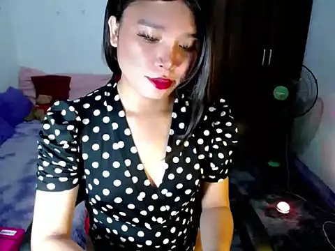 sofiathe1st Adlı Modelin Canlı XXX Sohbeti