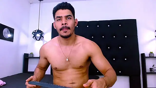 Chat XXX ao vivo de Dannesh_