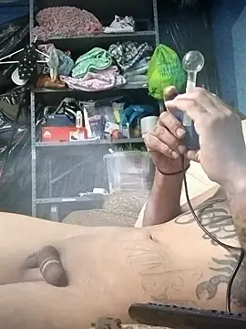 Clu83's Live XXX Chat