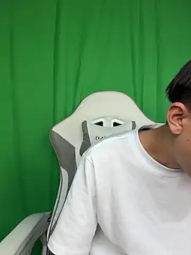 DD-101's Live XXX Chat